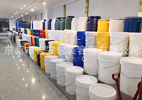 国模毛鲍掰穴吉安容器一楼涂料桶、机油桶展区